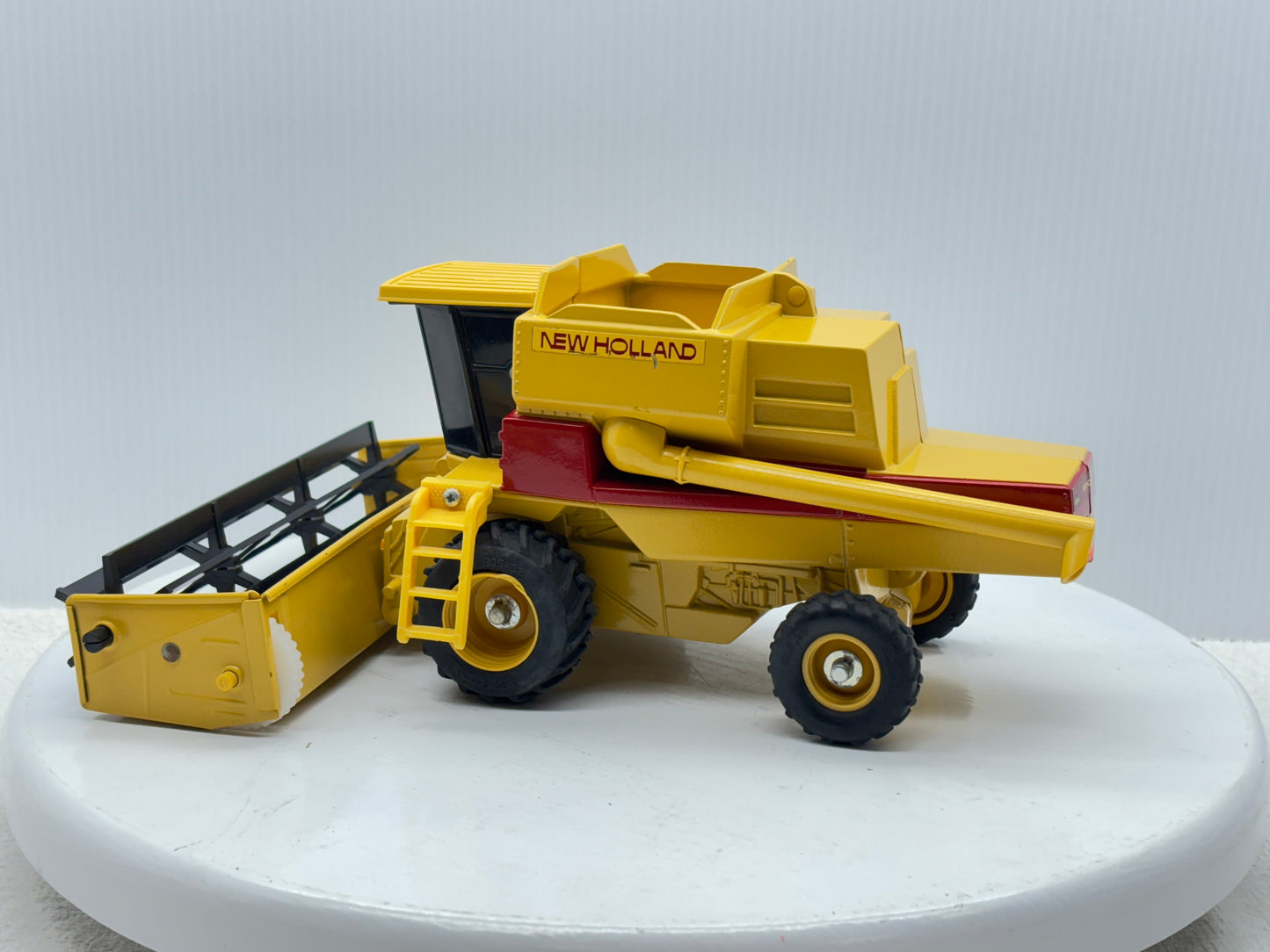 1/32 New Holland TR96