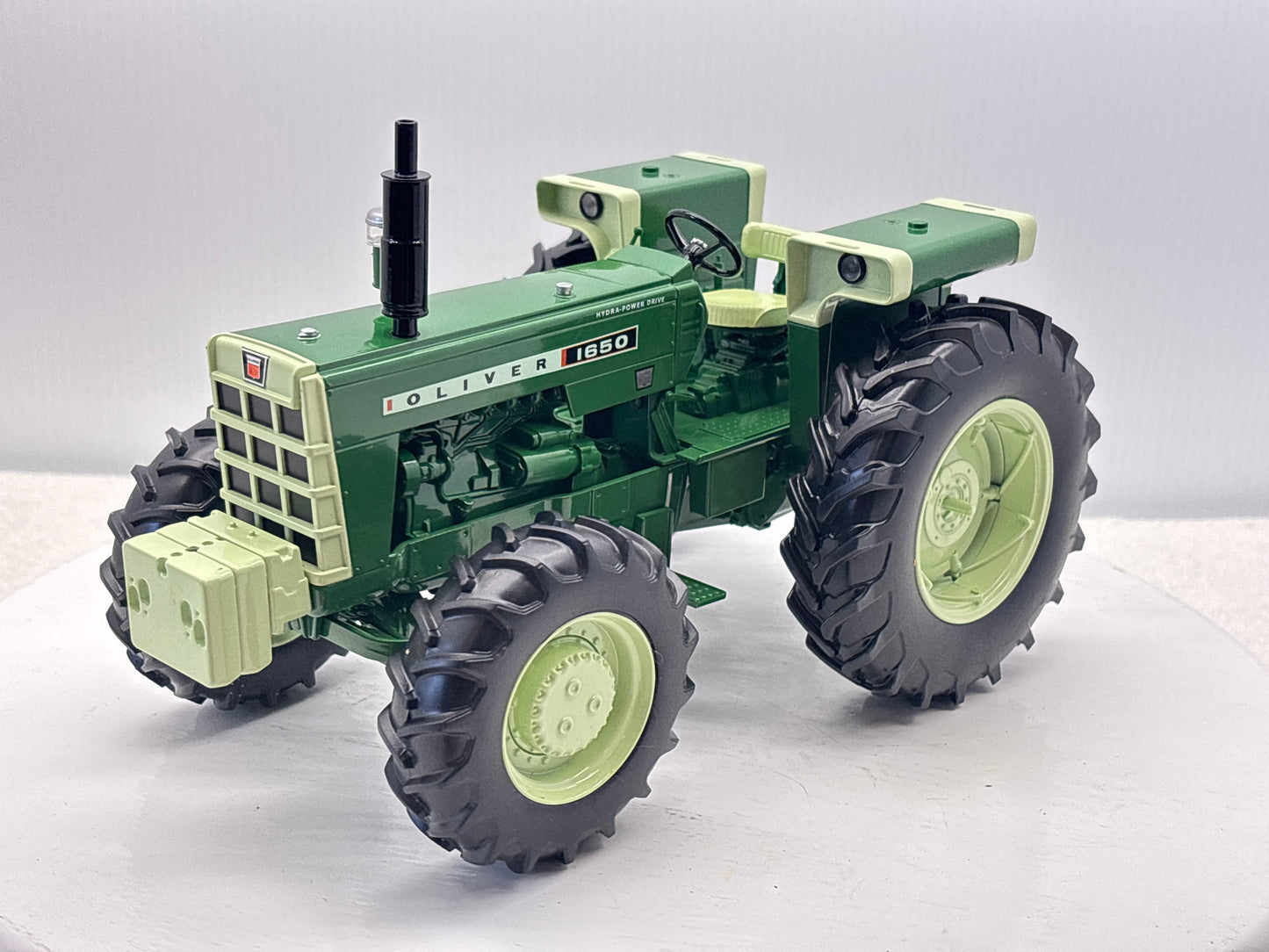 1/16 Oliver 1650 FWA