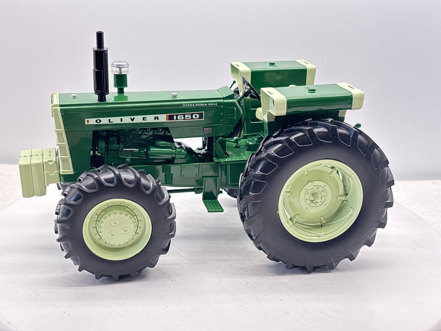 1/16 Oliver 1650 FWA
