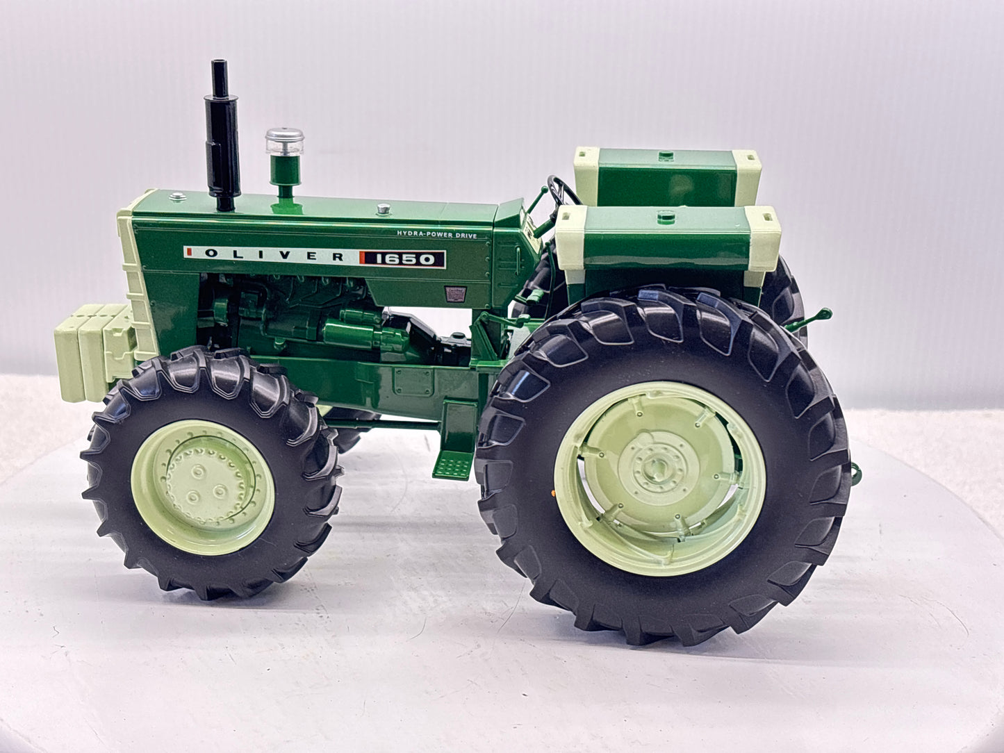 1/16 Oliver 1650 FWA