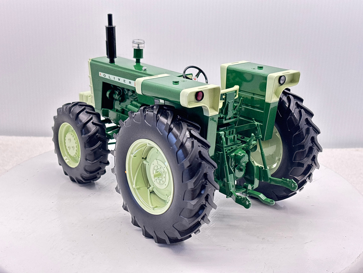 1/16 Oliver 1650 FWA