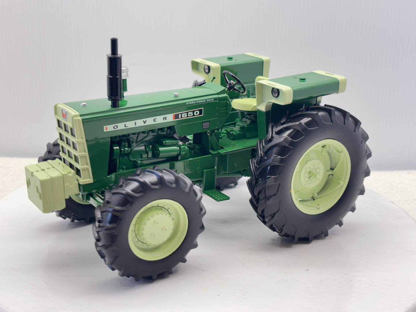 1/16 Oliver 1650 FWA