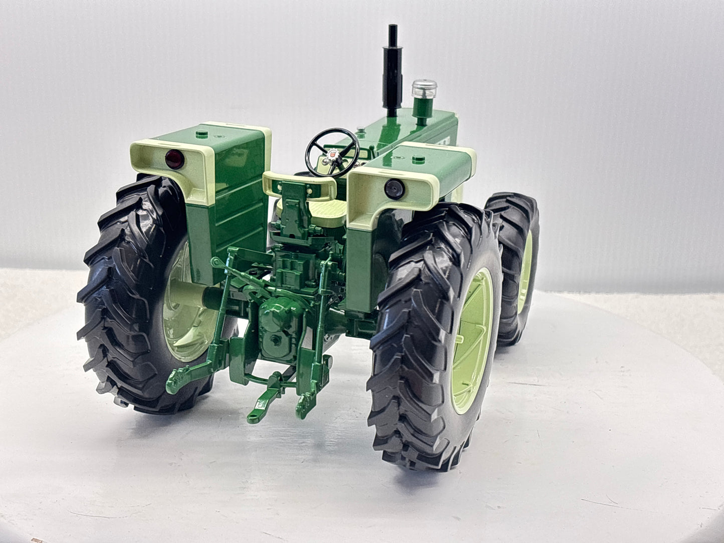 1/16 Oliver 1650 FWA
