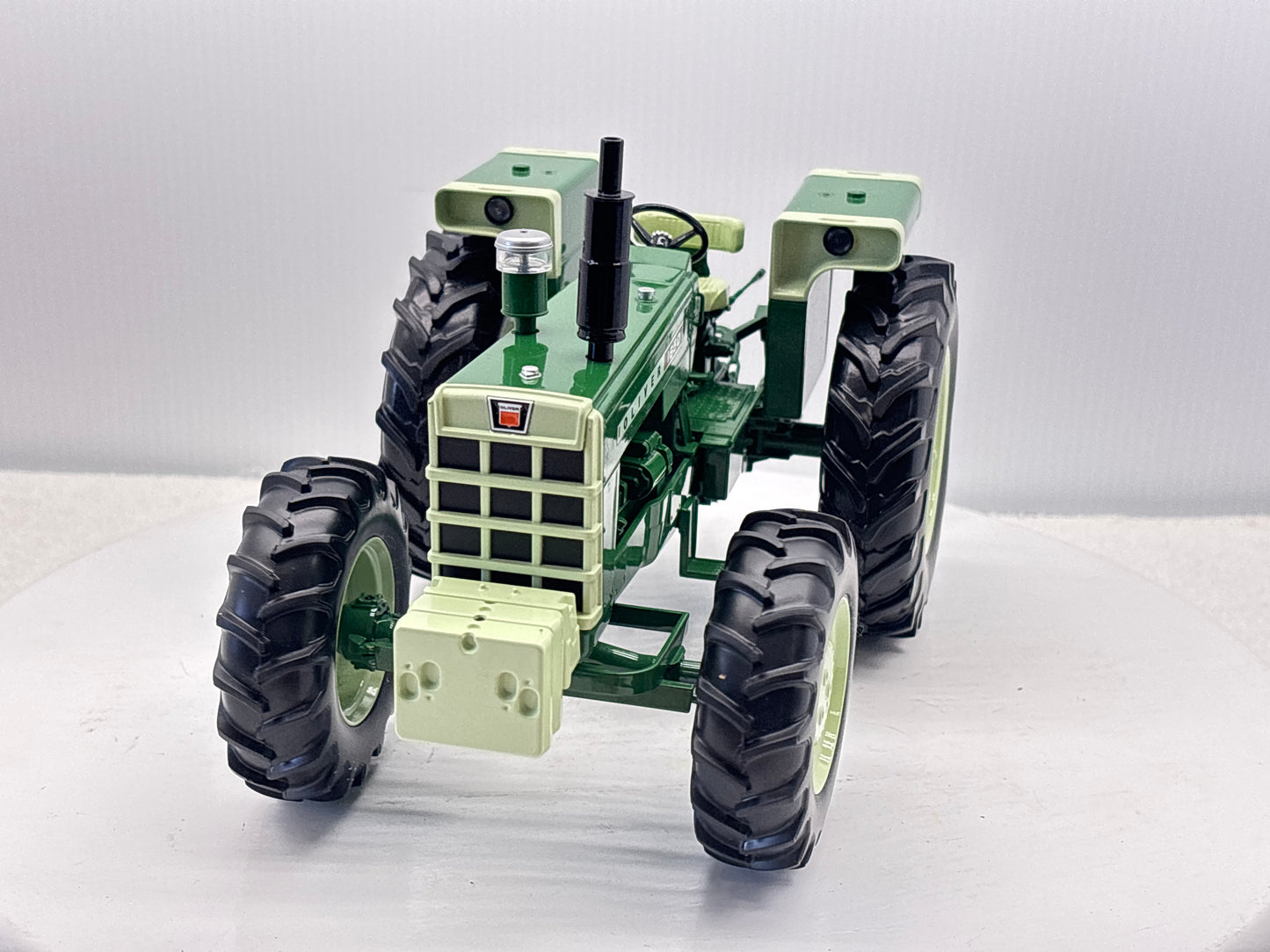 1/16 Oliver 1650 FWA