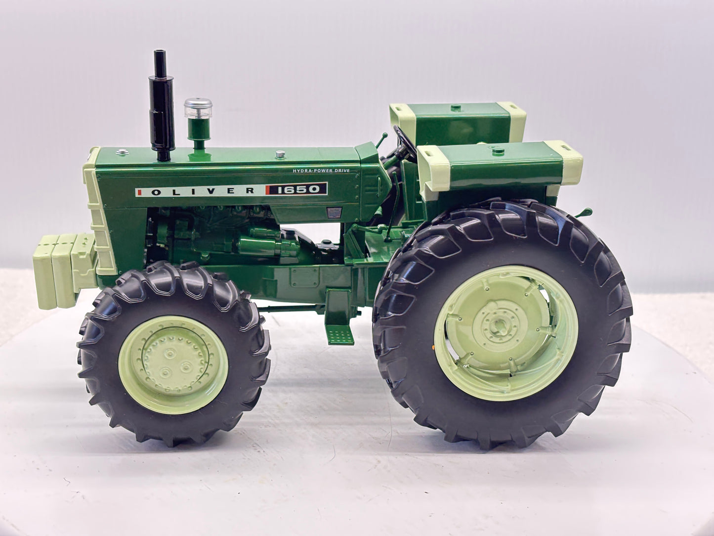 1/16 Oliver 1650 FWA