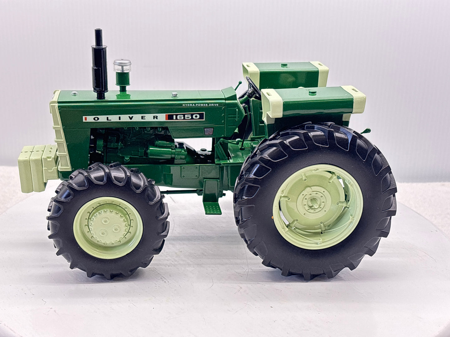 1/16 Oliver 1650 FWA