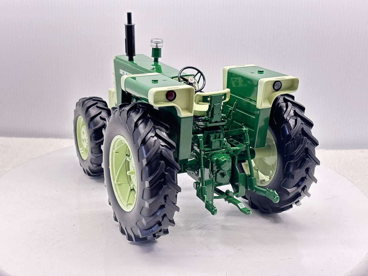1/16 Oliver 1650 FWA