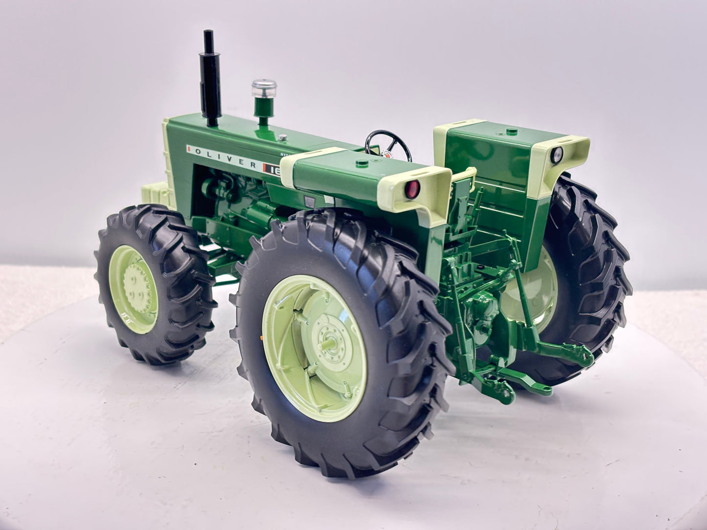 1/16 Oliver 1650 FWA