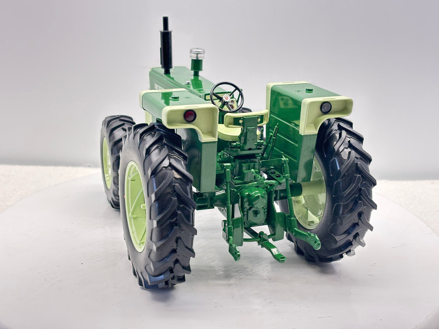 1/16 Oliver 1650 FWA