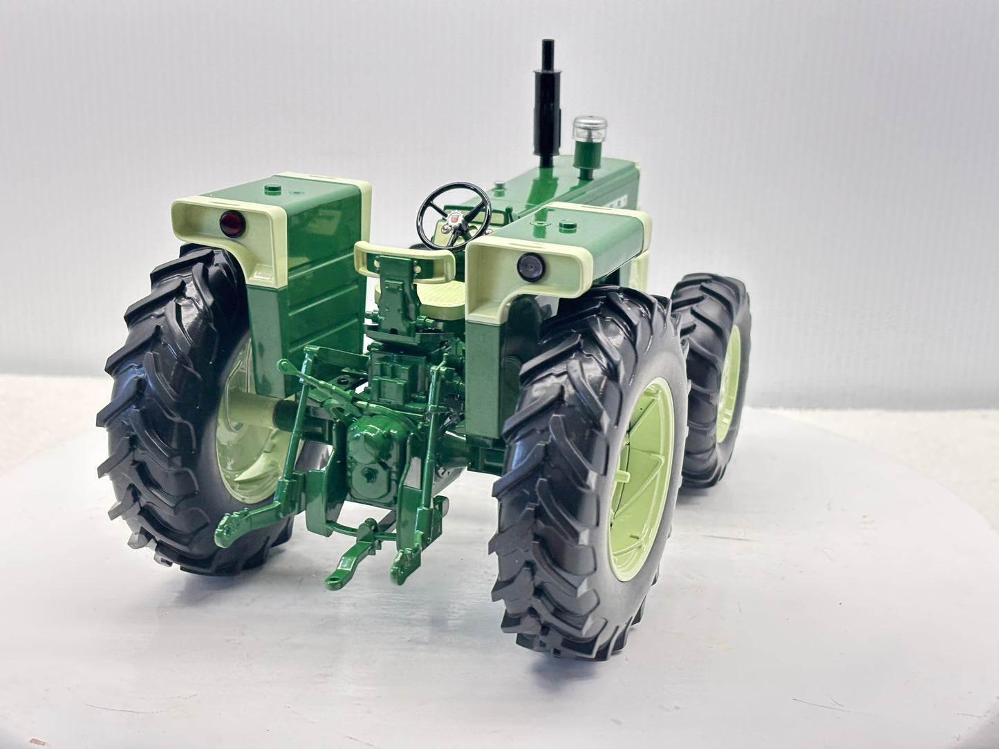 1/16 Oliver 1650 FWA