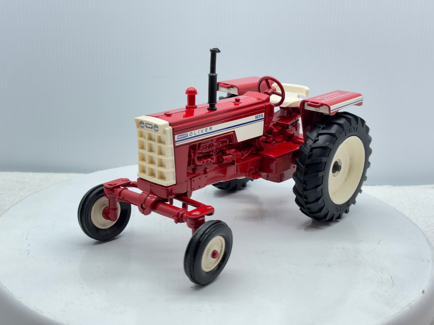 1/16 Oliver 1655 Farm Show Edition