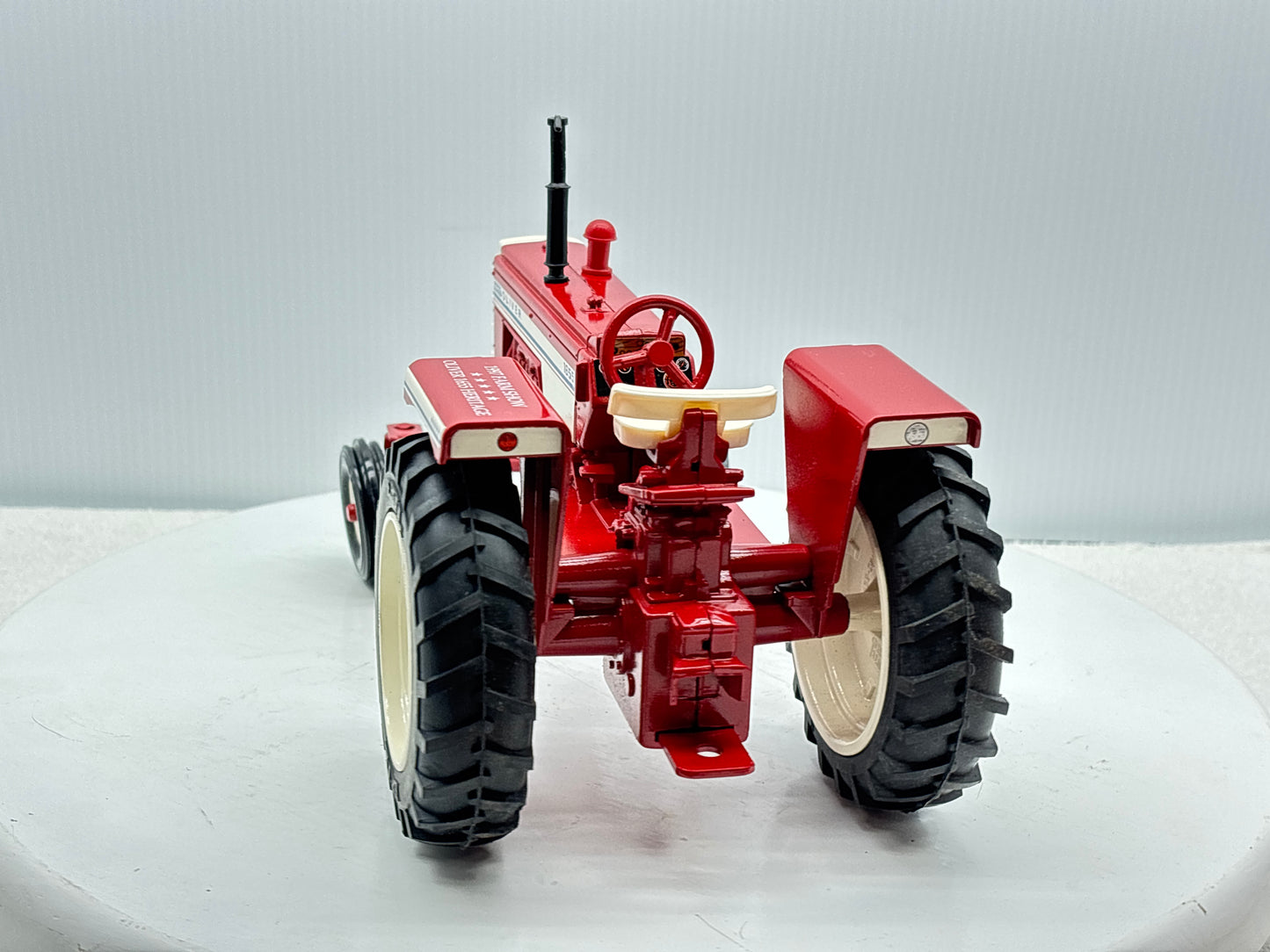 1/16 Oliver 1655 Farm Show Edition
