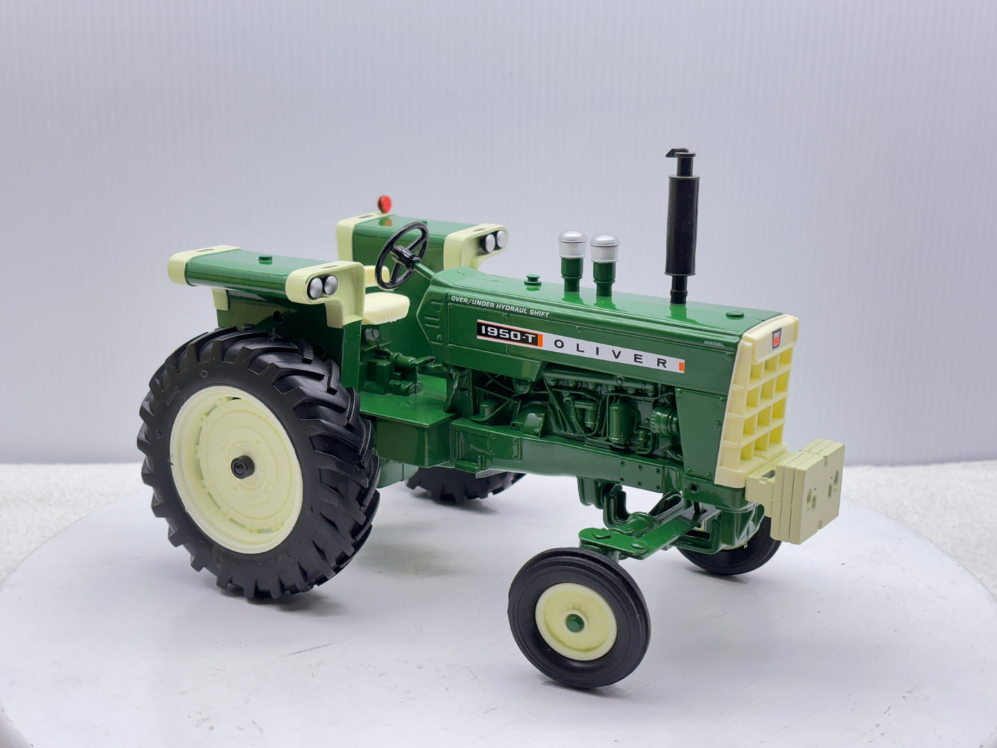 1/16 Oliver 1950-T