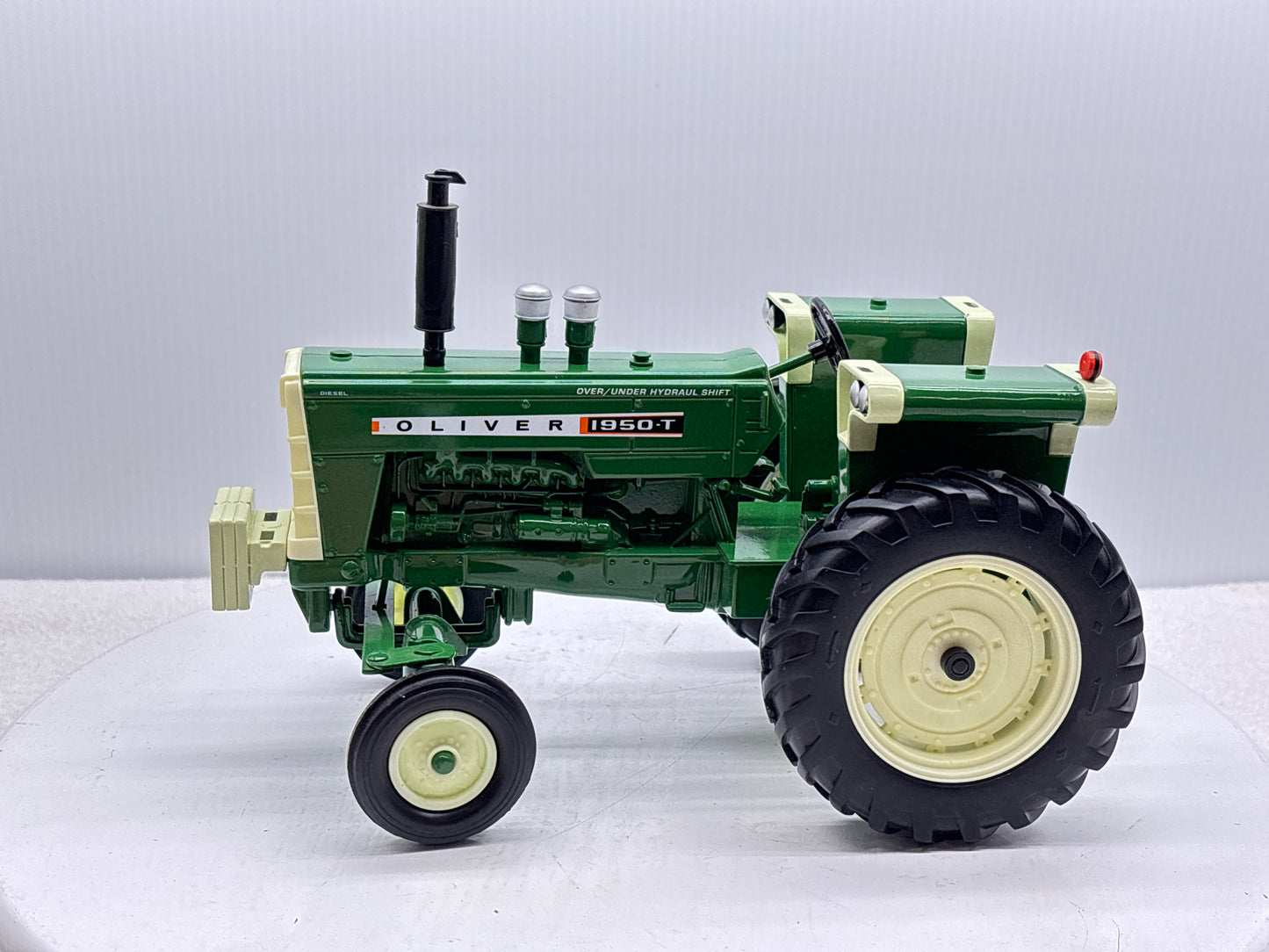 1/16 Oliver 1950-T