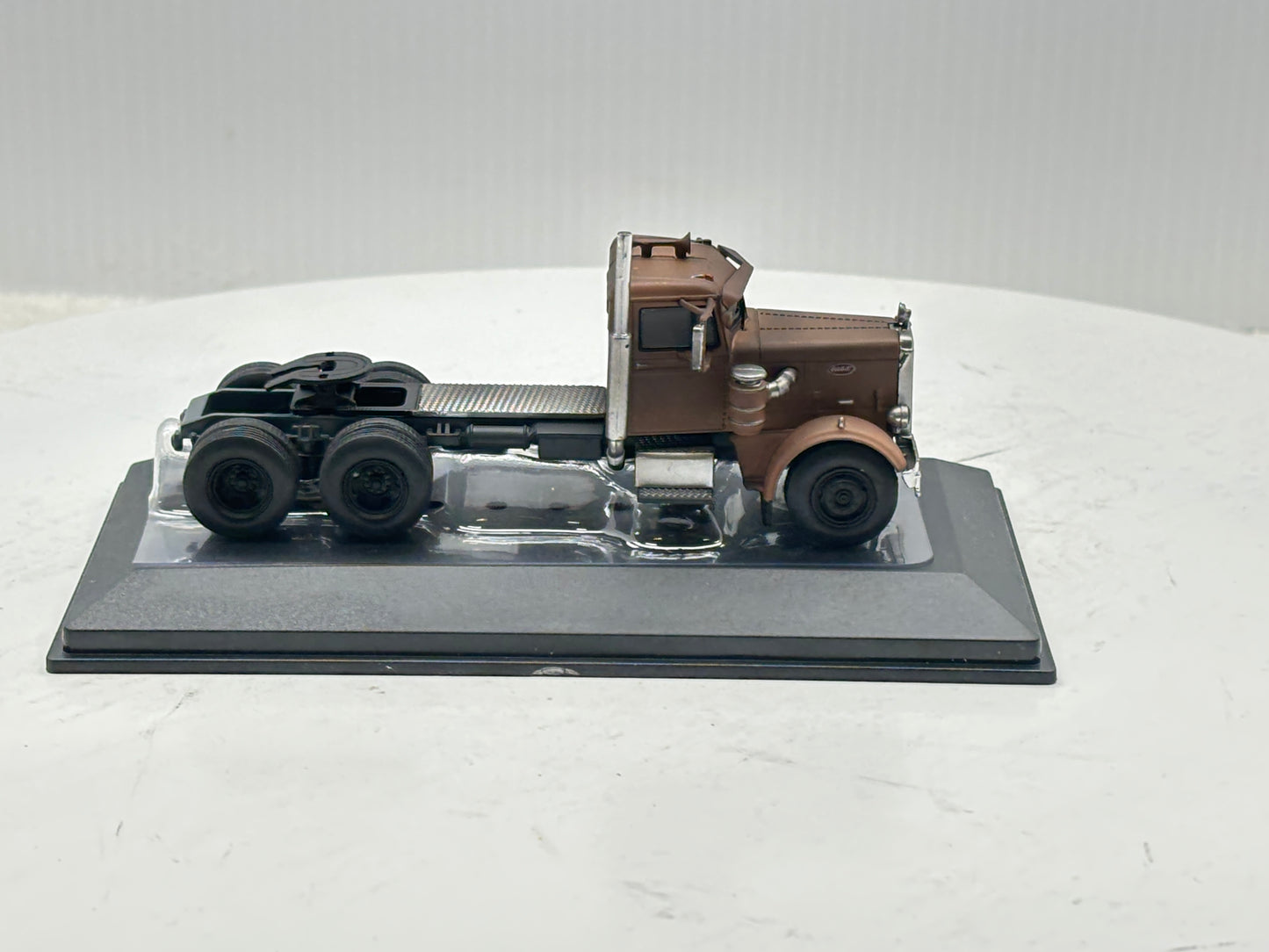 1/64 Peterbilt 281 (1955)