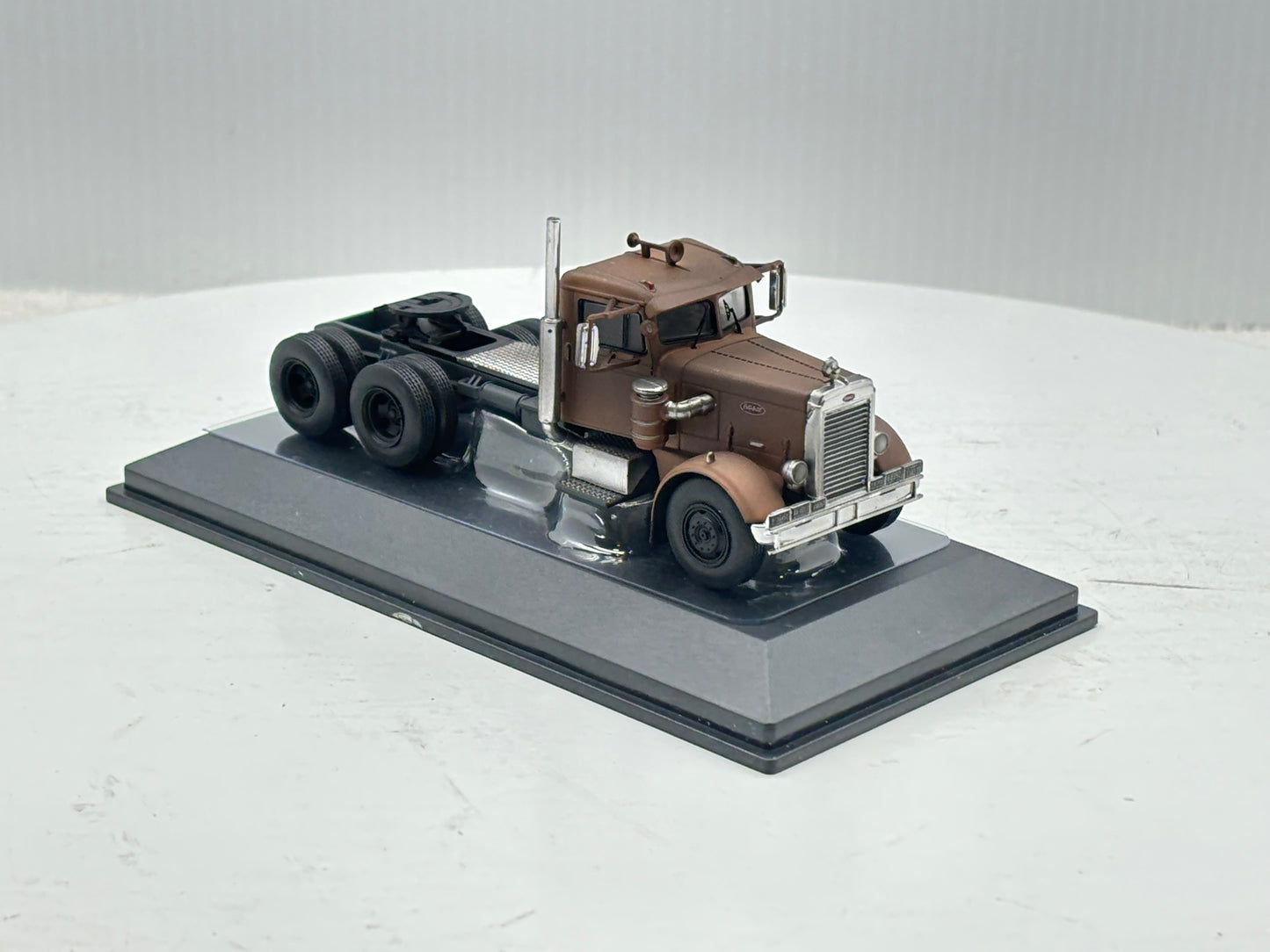 1/64 Peterbilt 281 (1955)