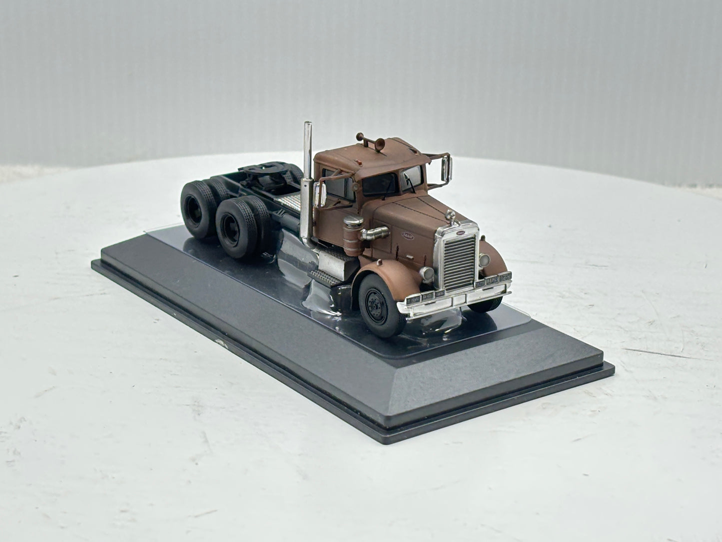1/64 Peterbilt 281 (1955)