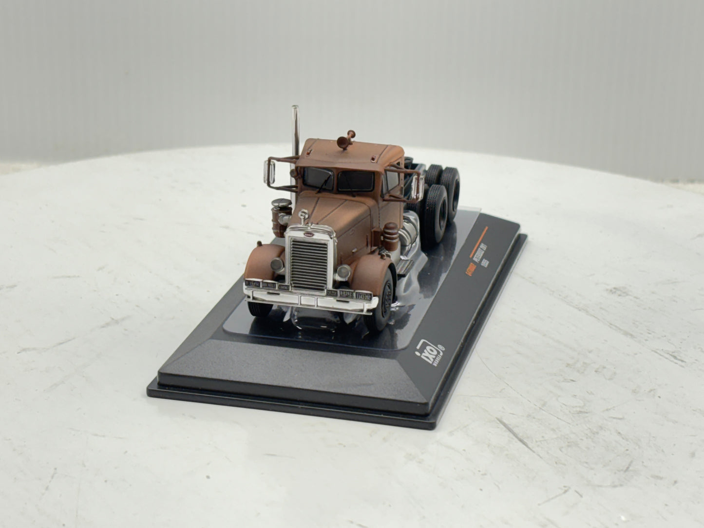 1/64 Peterbilt 281 (1955)