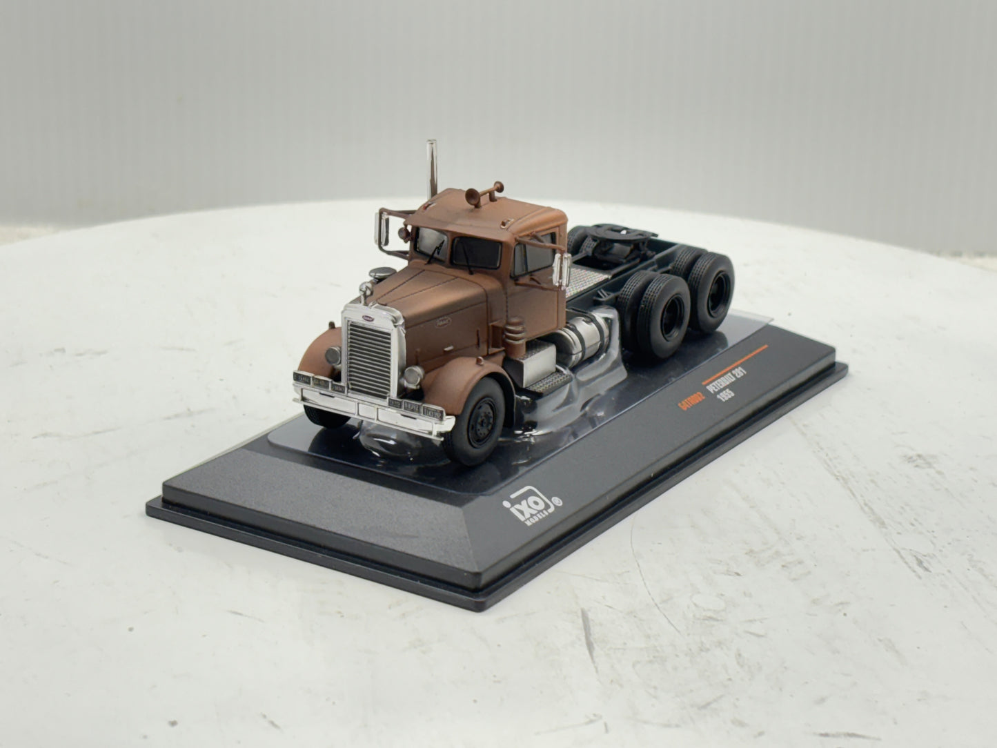1/64 Peterbilt 281 (1955)