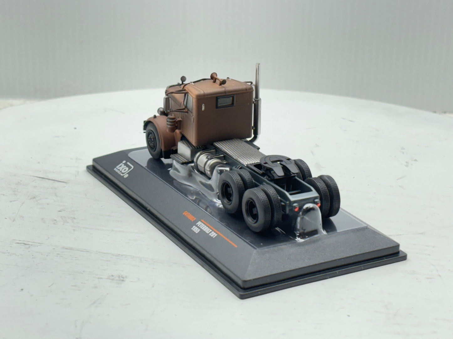 1/64 Peterbilt 281 (1955)