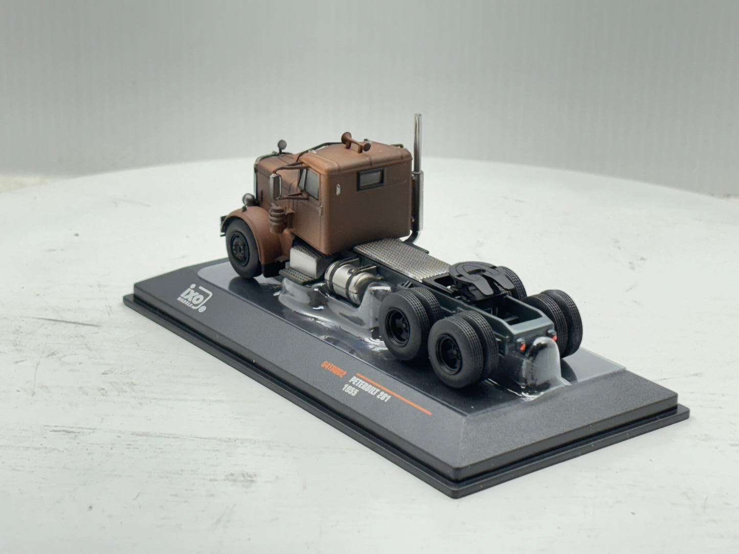 1/64 Peterbilt 281 (1955)