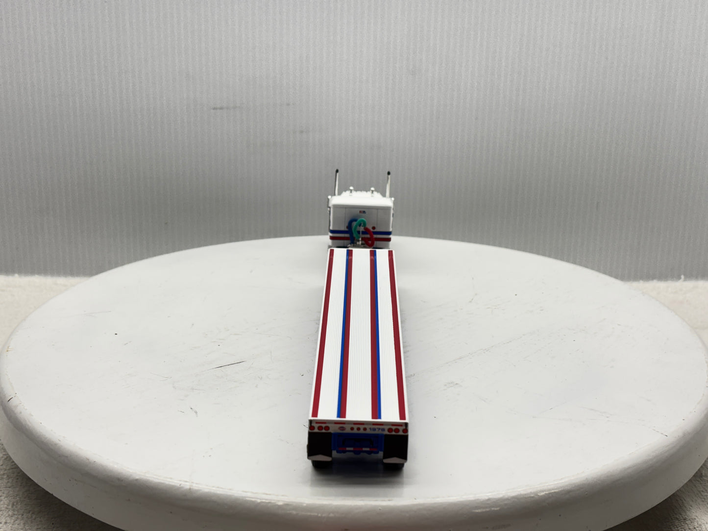 1/64 Peterbilt 359 36'' Flat Top Bicentennial