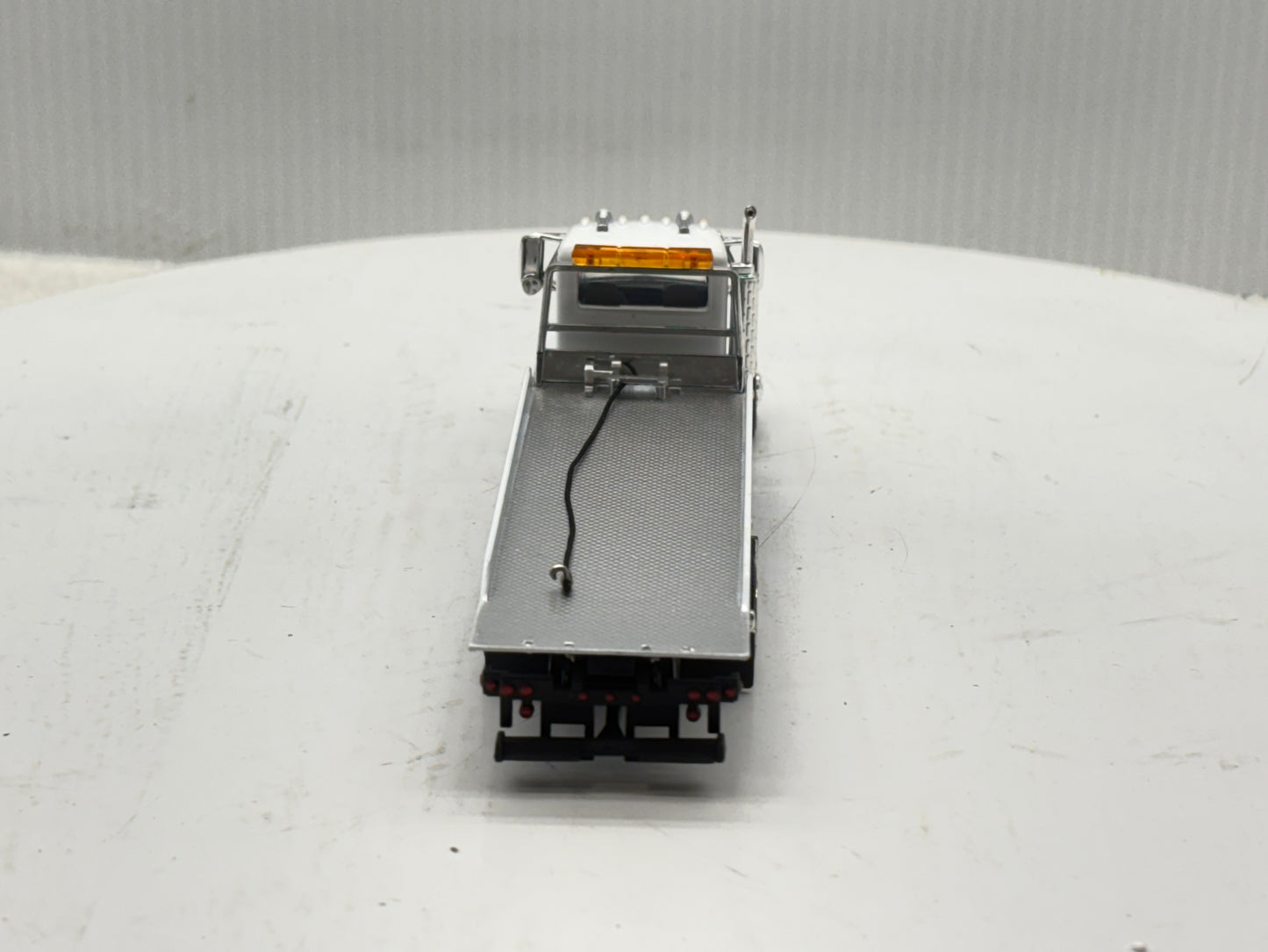 1/64 Peterbilt 385 Rollback White