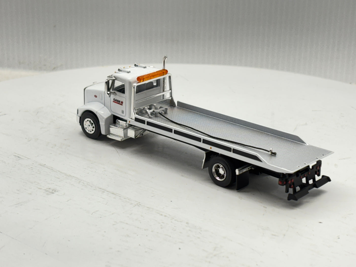 1/64 Peterbilt 385 Rollback White