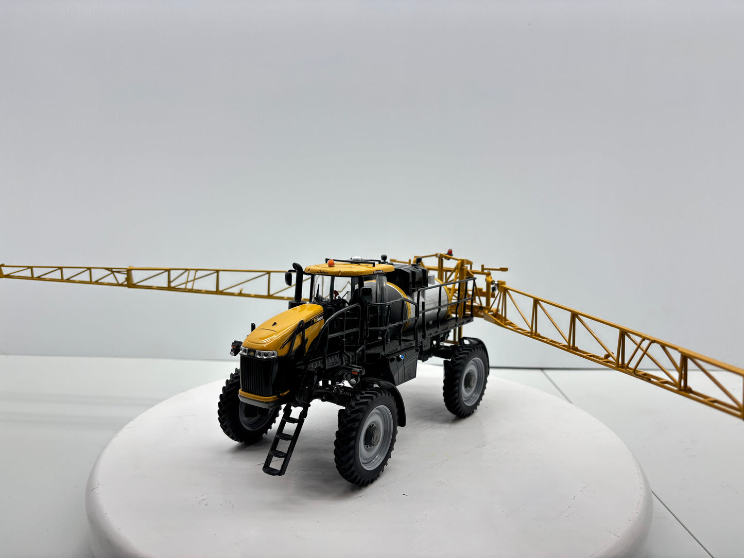 1/32 RoGator RG1100B