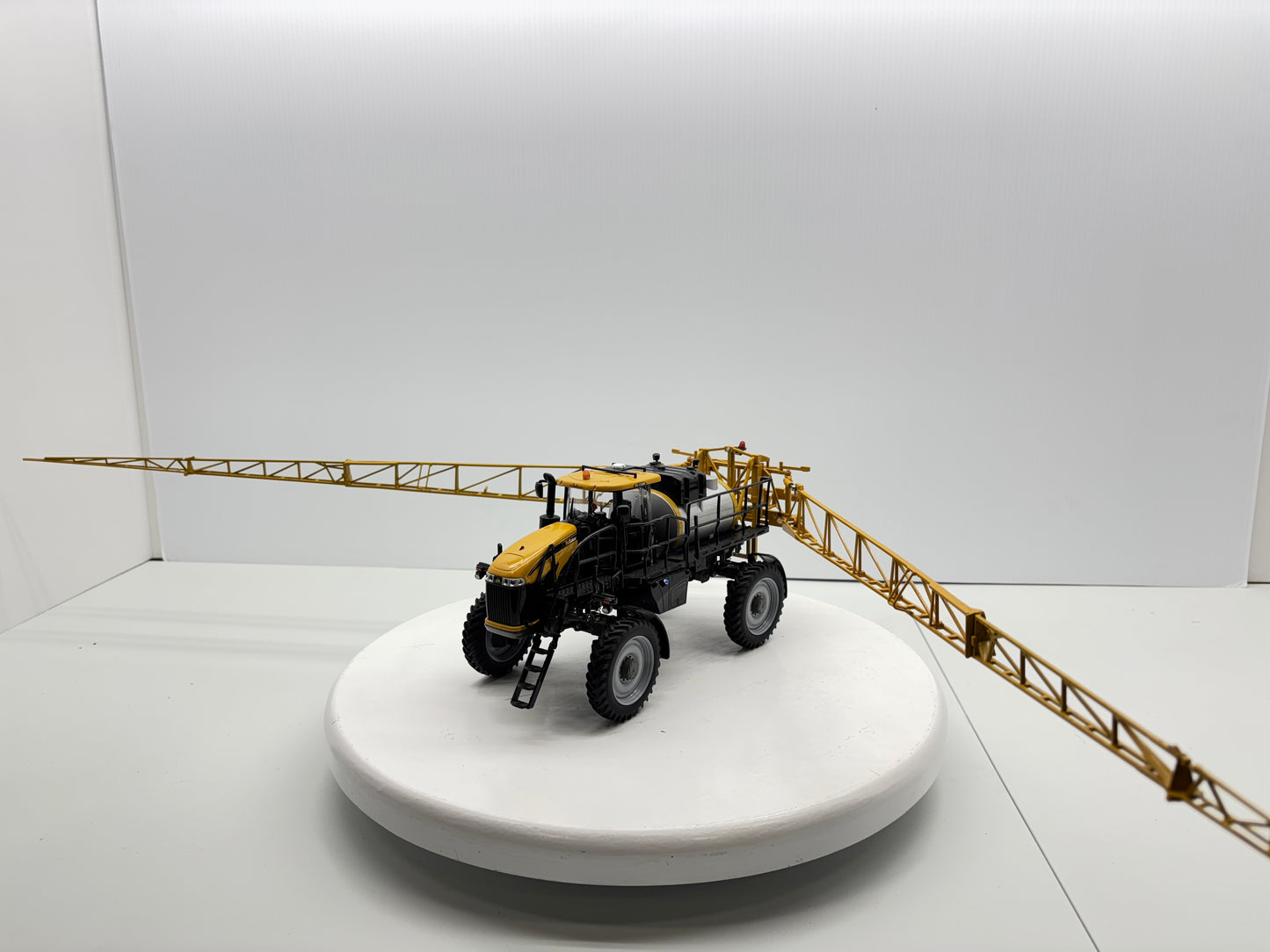 1/32 RoGator RG1100B