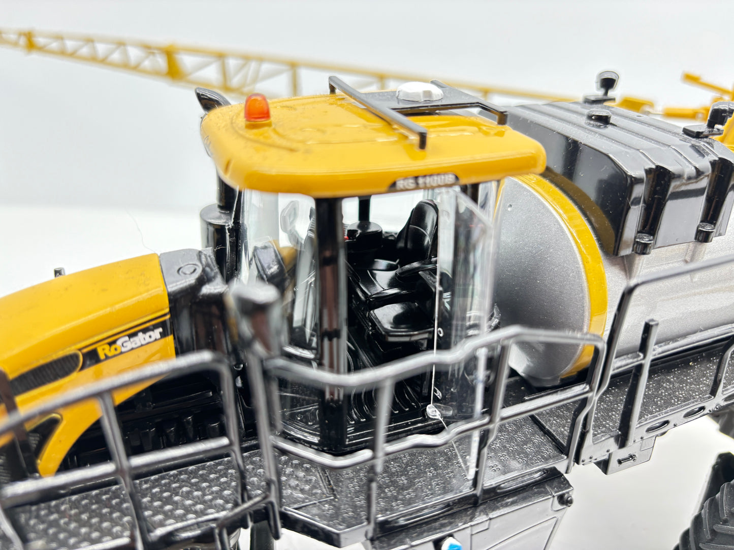 1/32 RoGator RG1100B