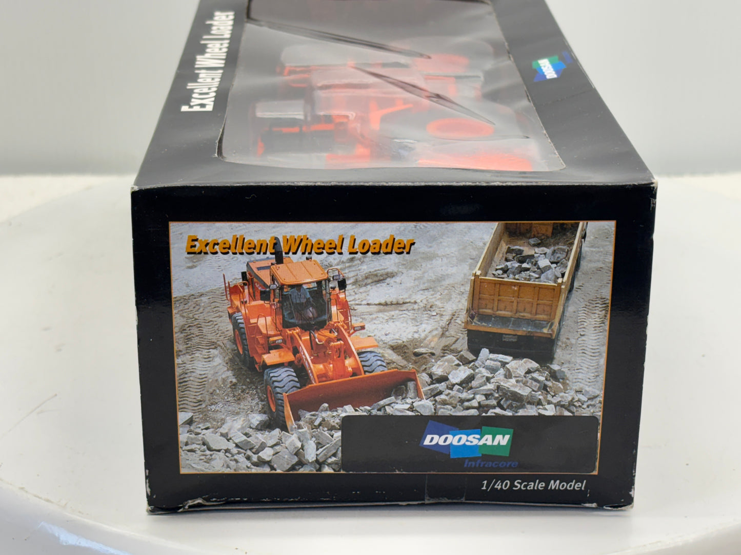 1/40 Doosan 400V Wheel Loader