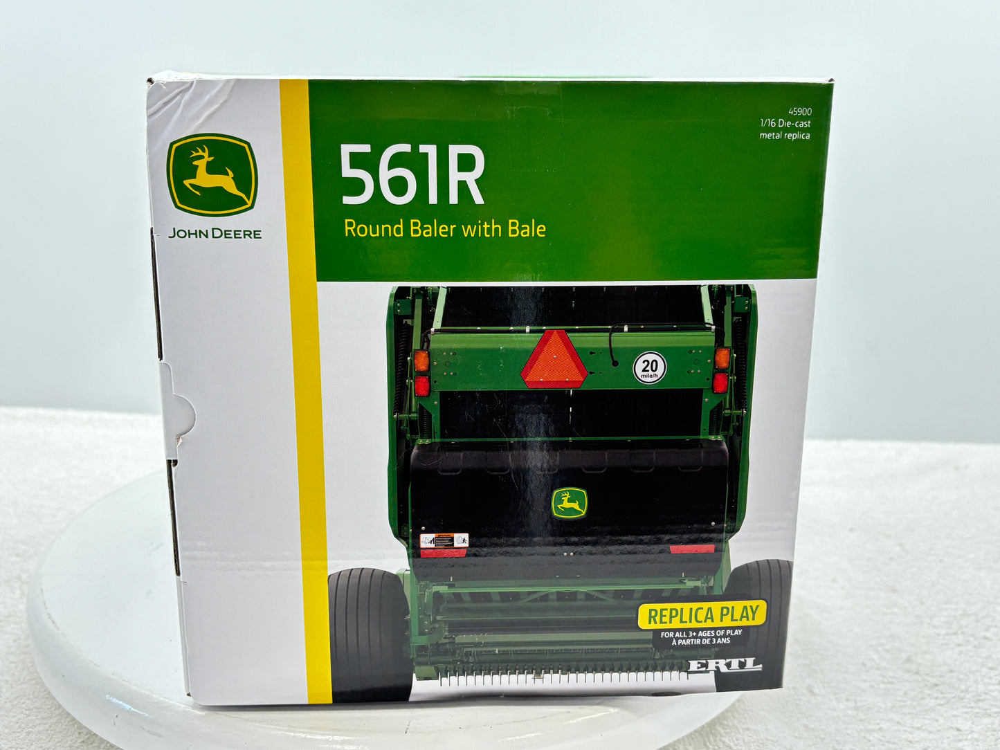 1/16 John Deere 561R