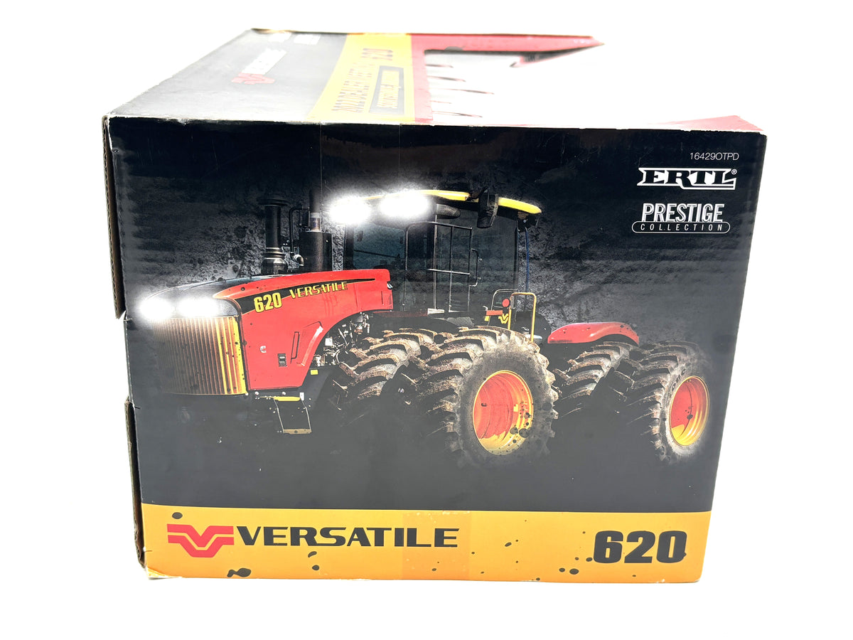 1/32 Versatile 620 "Muddy" Dealer Meeting