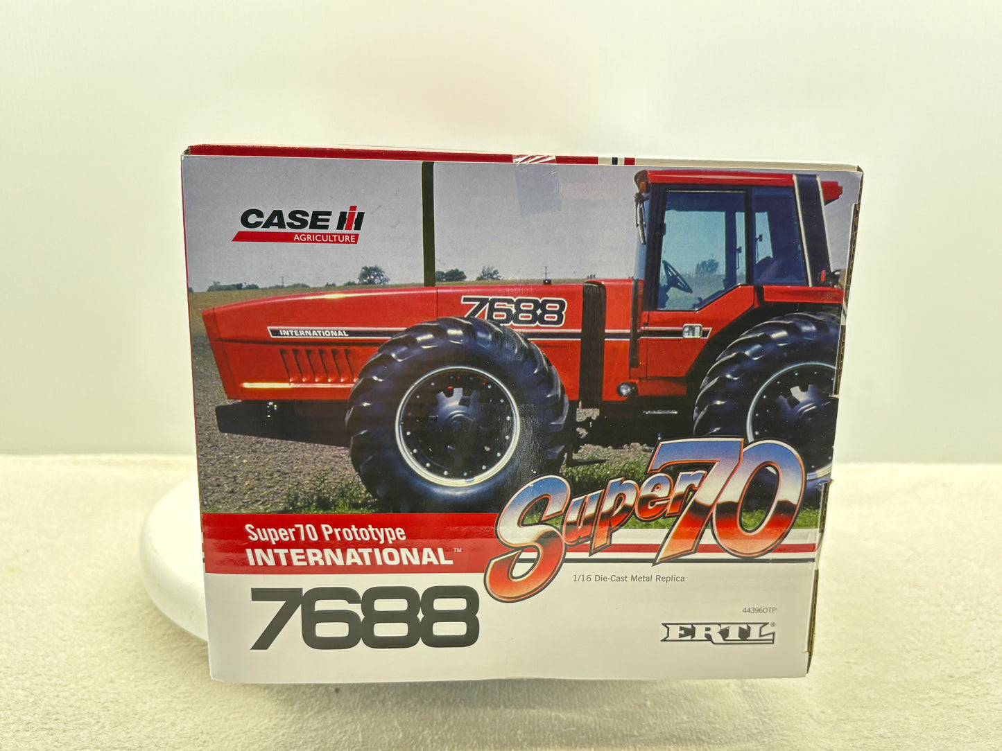 1/16 International 7688