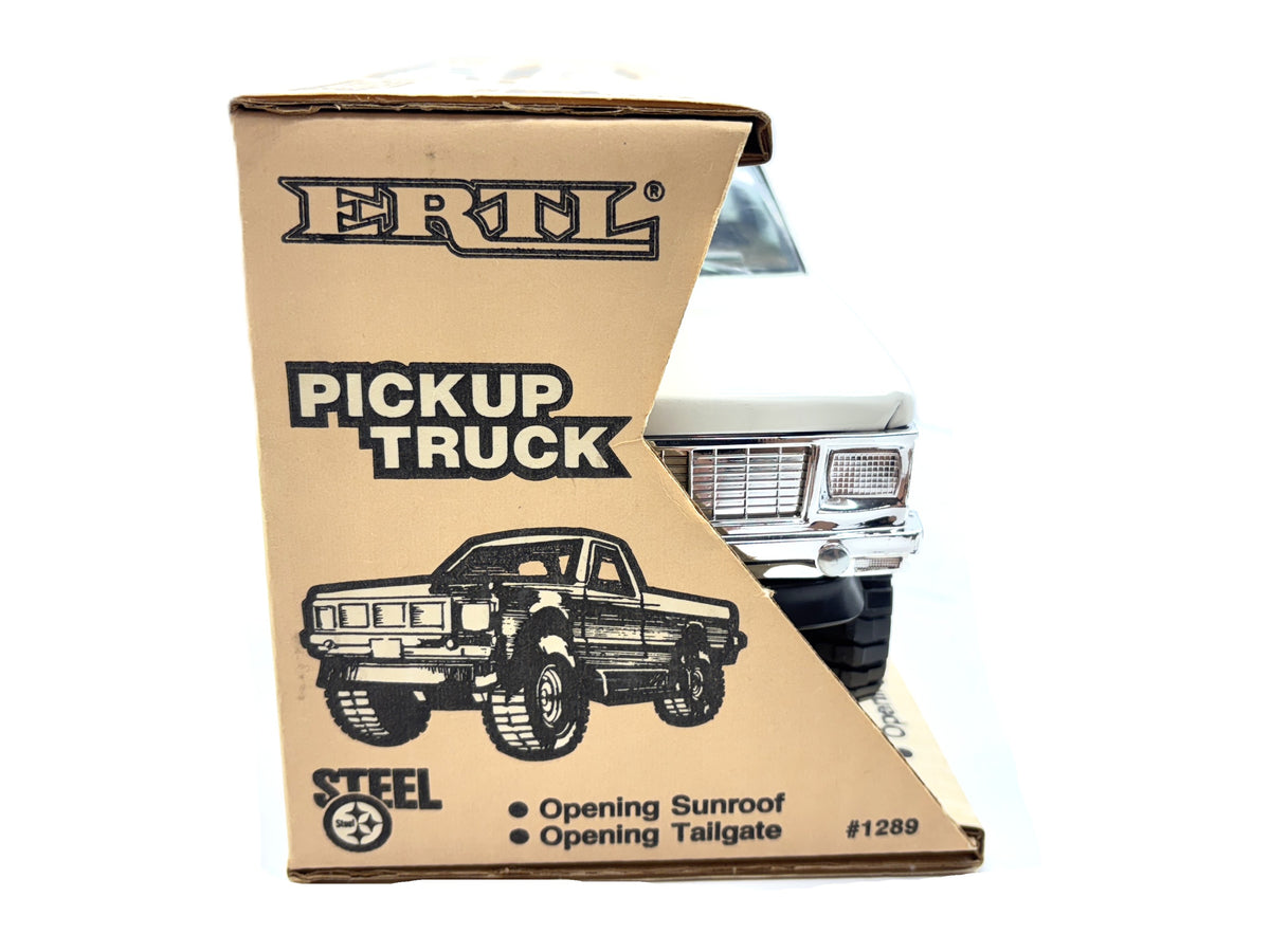 1/16 Deutz-Allis GMC Dealer Truck