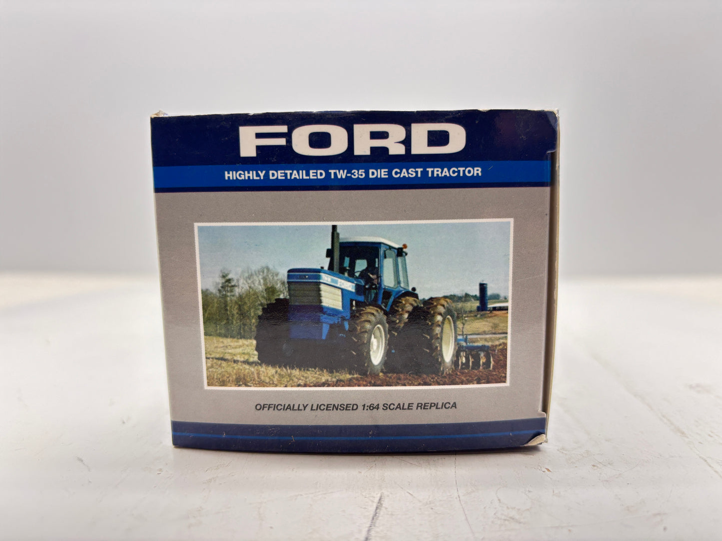 1/64 Ford TW-35 2wd