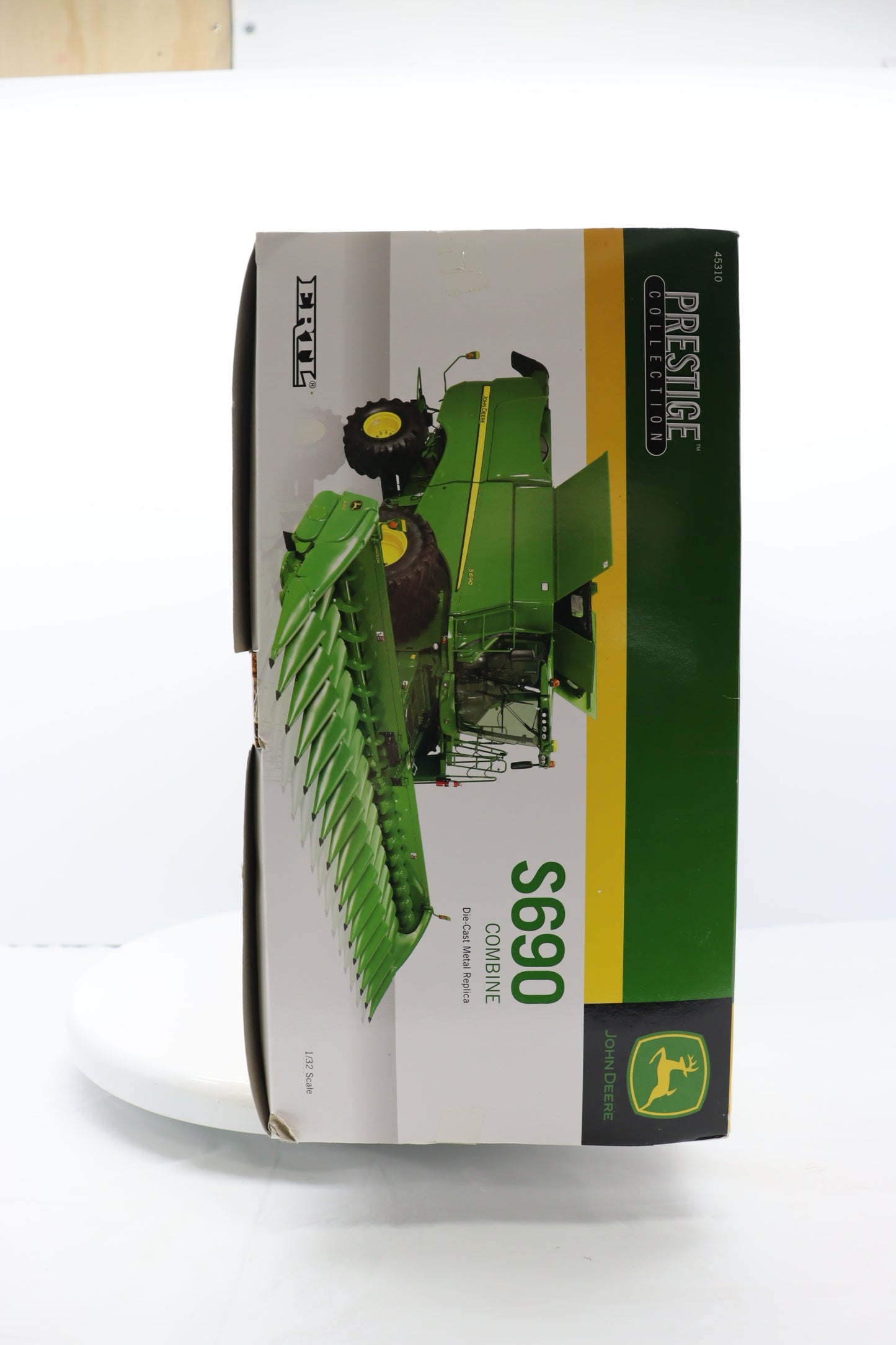 1/32 John Deere S690