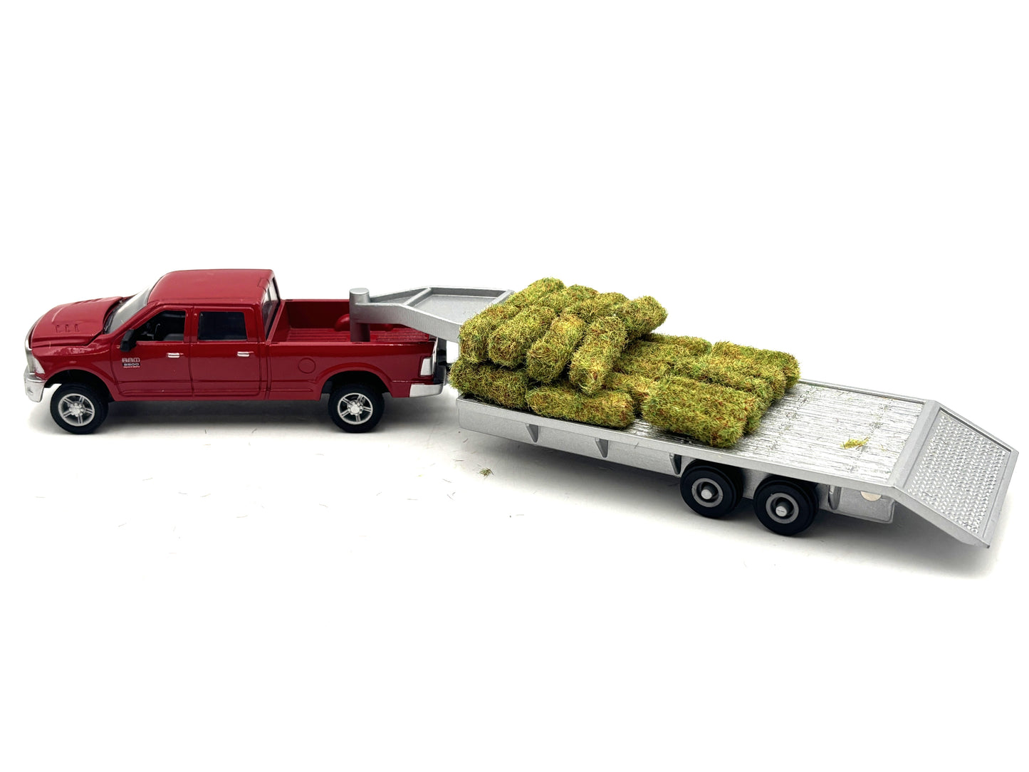 1/64 Small Square Aged Hay Bales