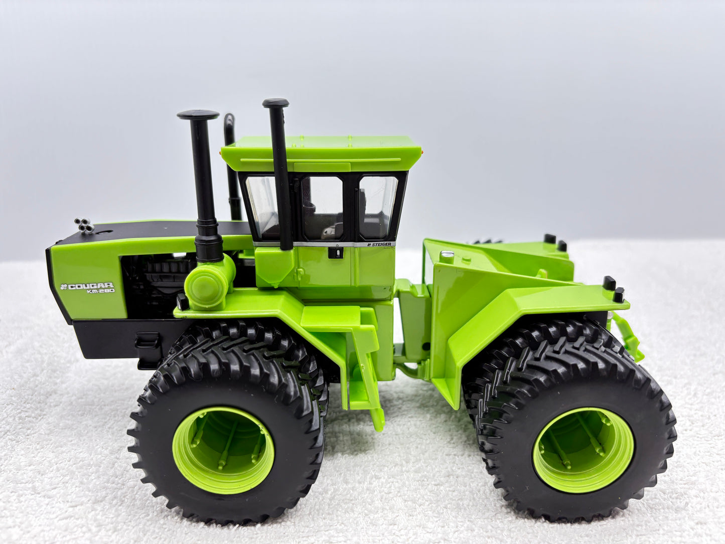 1/32 Steiger Cougar IV KM-280