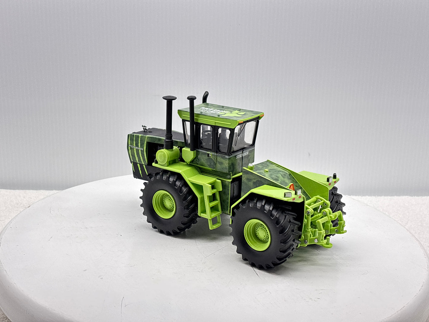 1/32 Steiger Cougar ''Wild About Steiger''