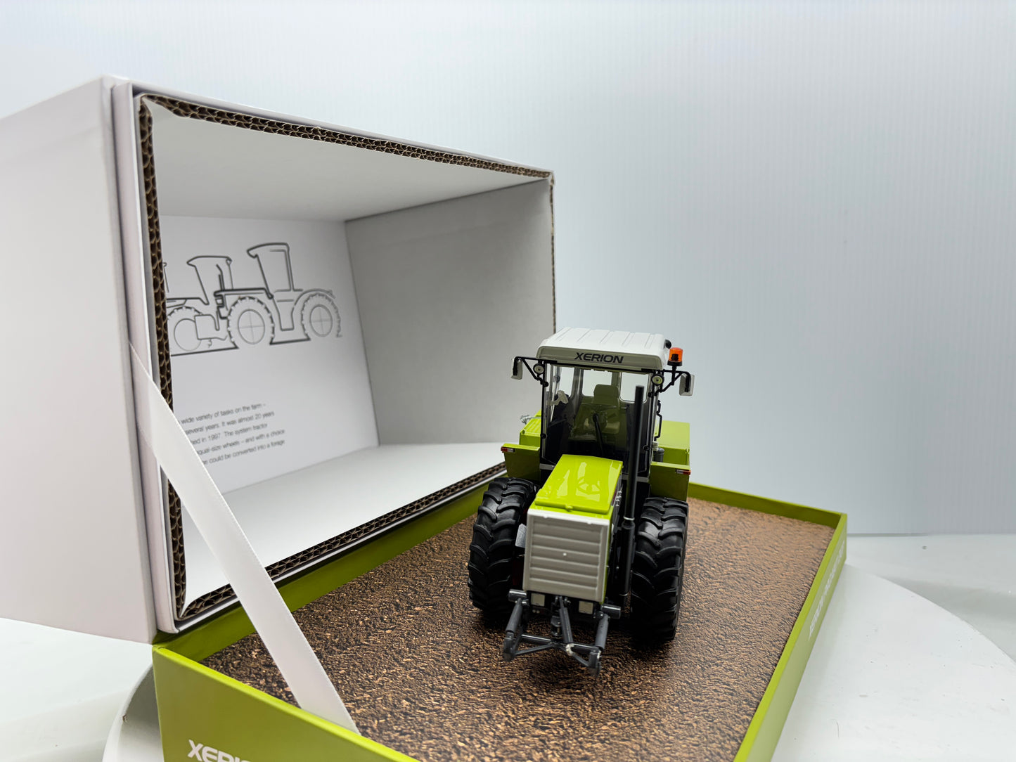 1/32 Claas Xerion 207