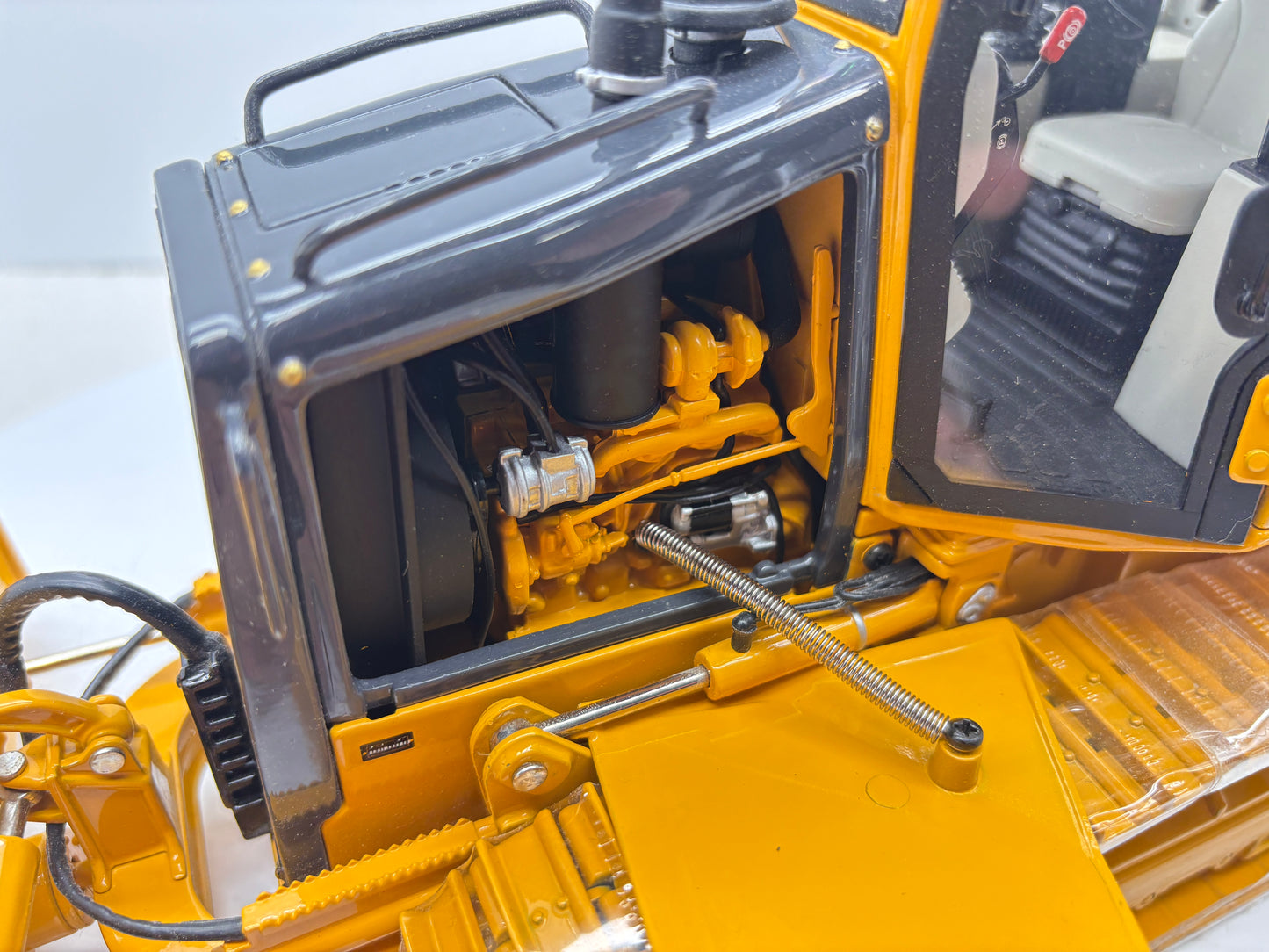 1/16 John Deere 650H Precision