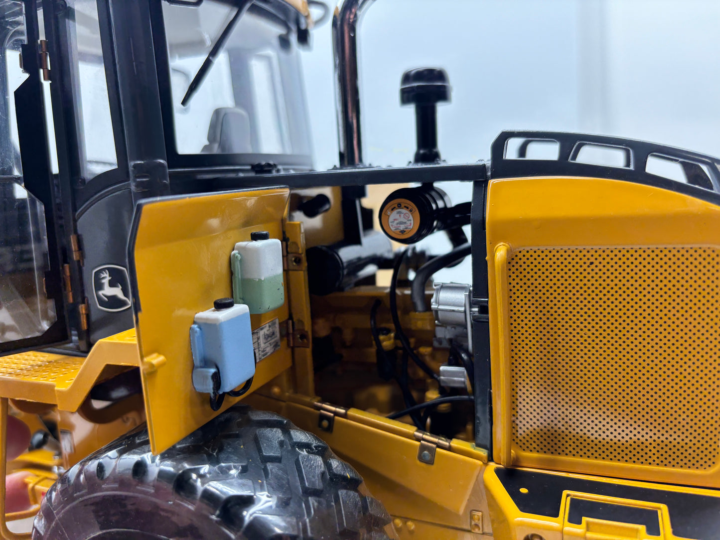 1/16 John Deere 544J