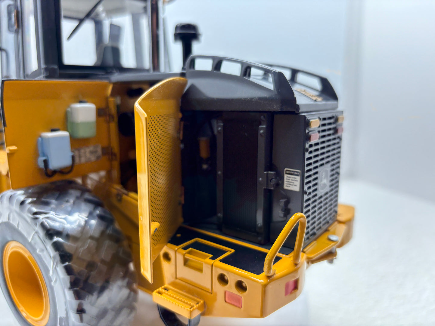1/16 John Deere 544J