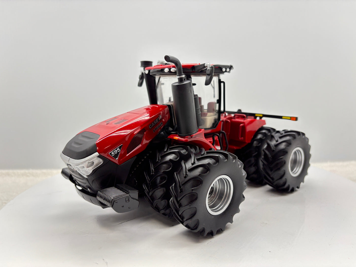 1/32 Case IH 595 Duals