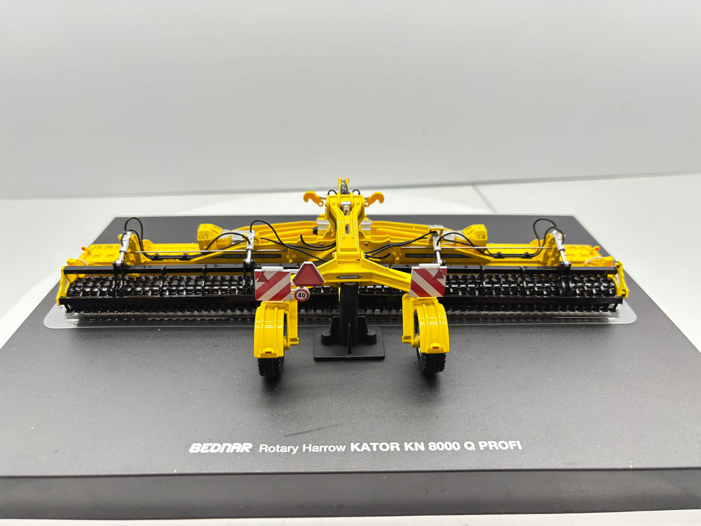 1/32 Bednar Kator KN 8000 Q