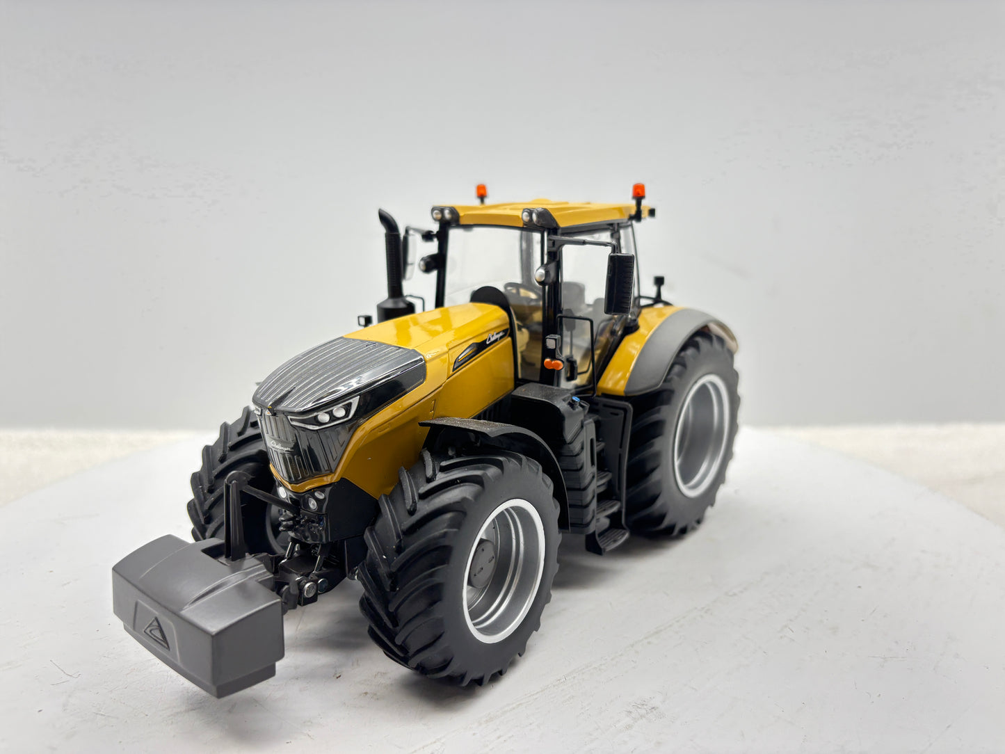 1/32 Challenger 1050