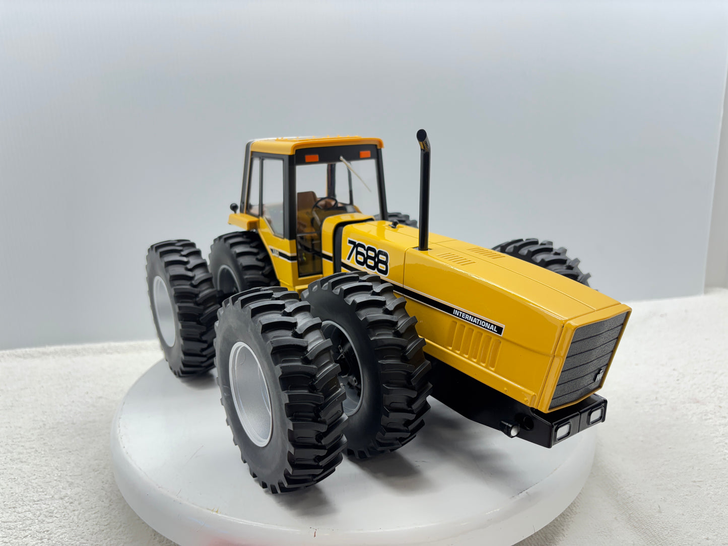 1/16 International 7688 Industrial