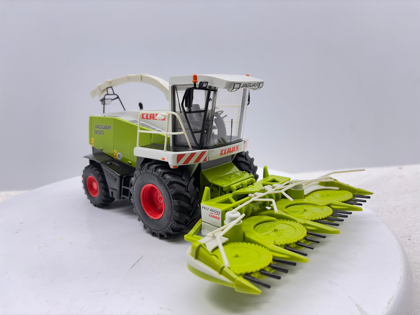 1/32 Claas Jaguar 900